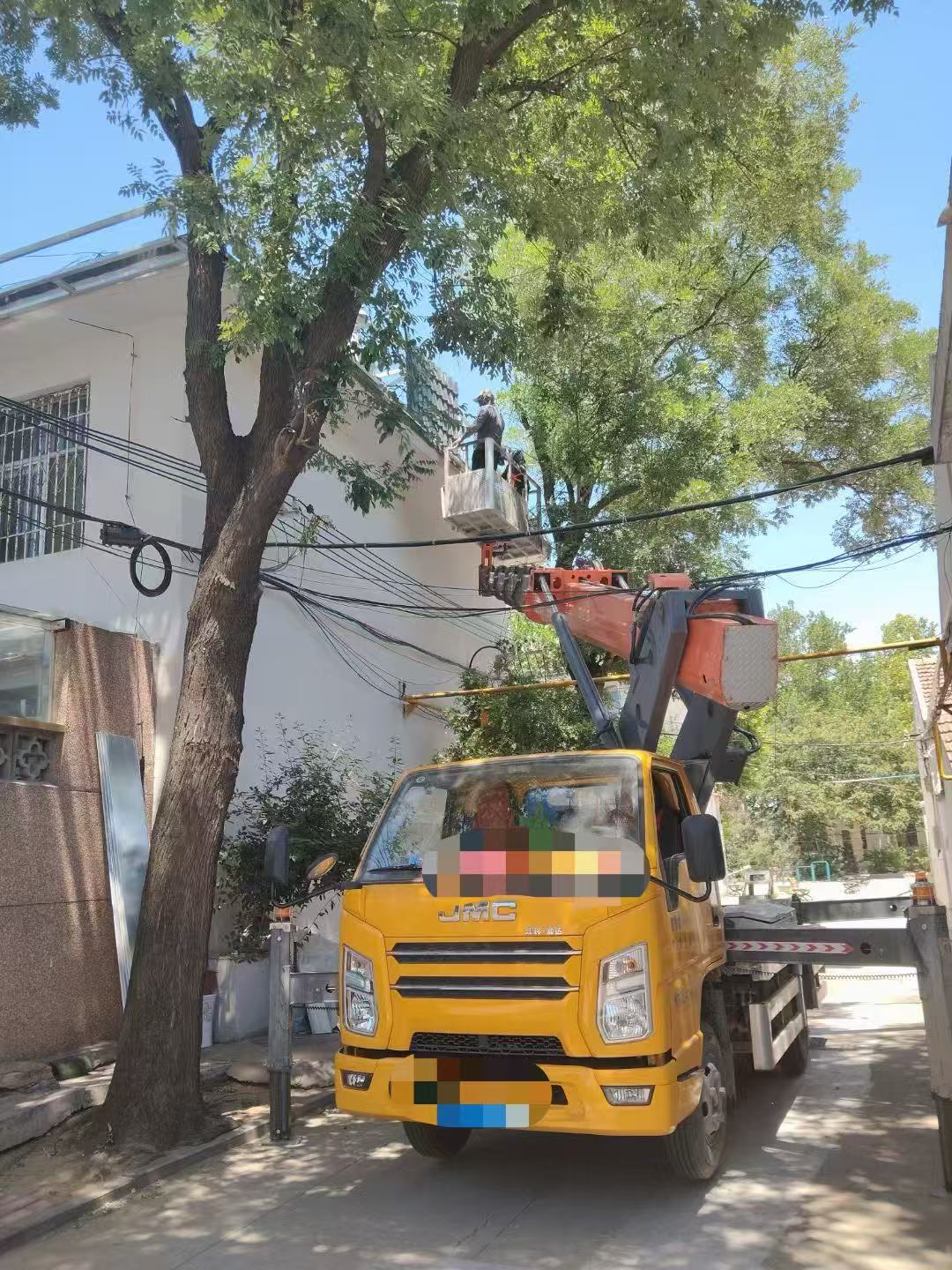 久治县高空作业车能吊装重物吗？最大承载多少公斤？